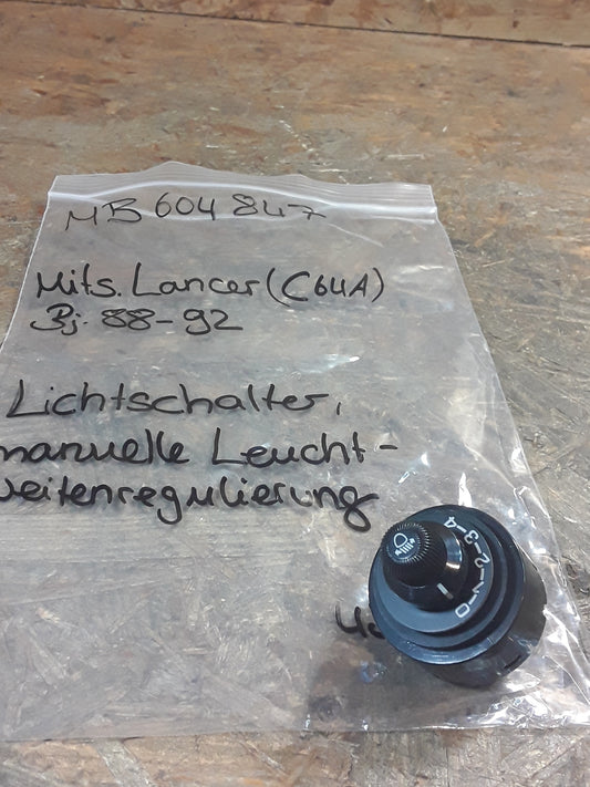 Mitsubishi Lancer (C64A) Bj 88-92 Lichtschalter manuelle Leuchtweitenregulierung original Mitsubishi NEU