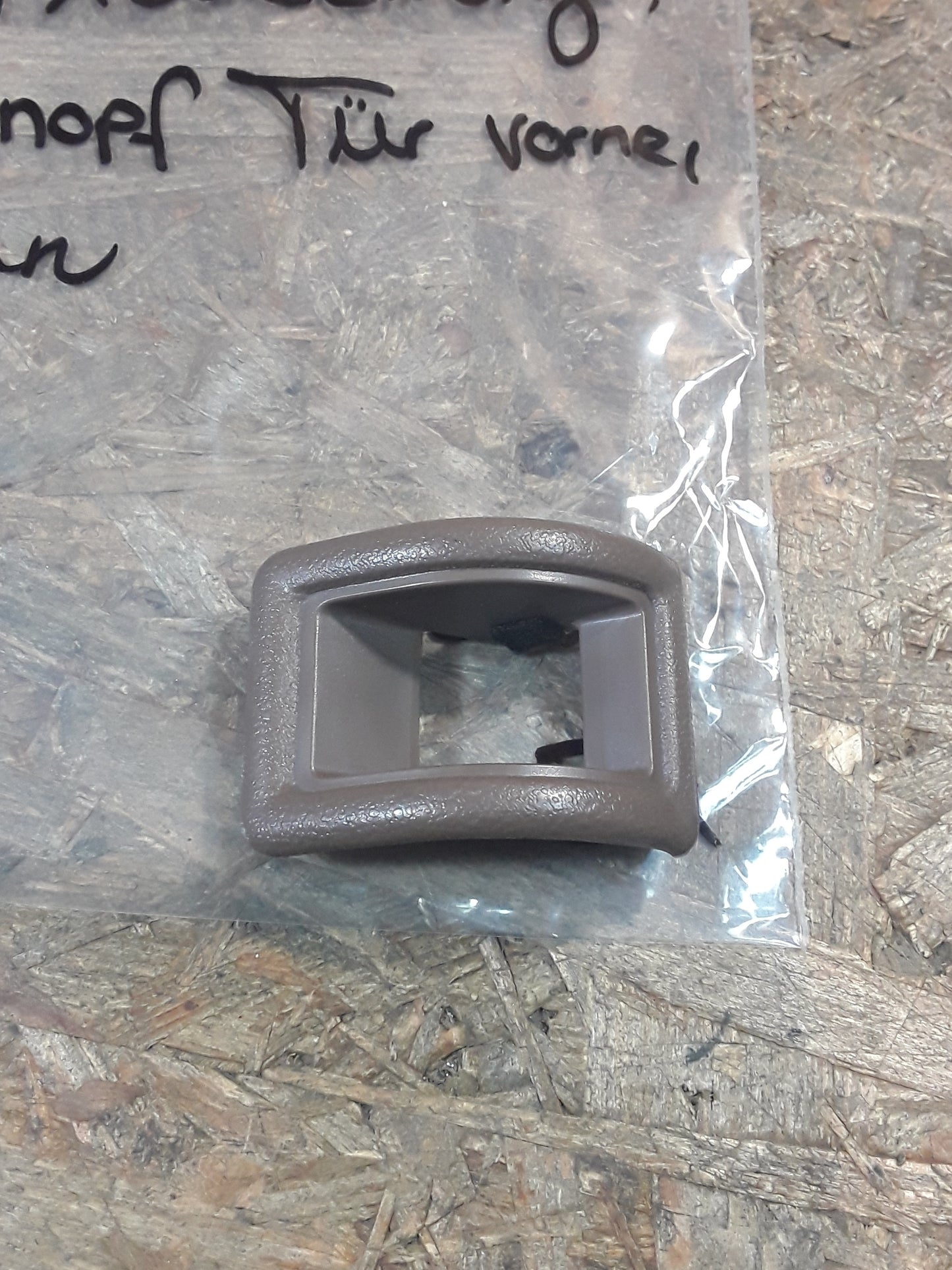 Mitsubishi Galant/ Sigma Rosette Abdeckung Schlossknopf Tür vorne innen, braun original Mitsubishi NEU