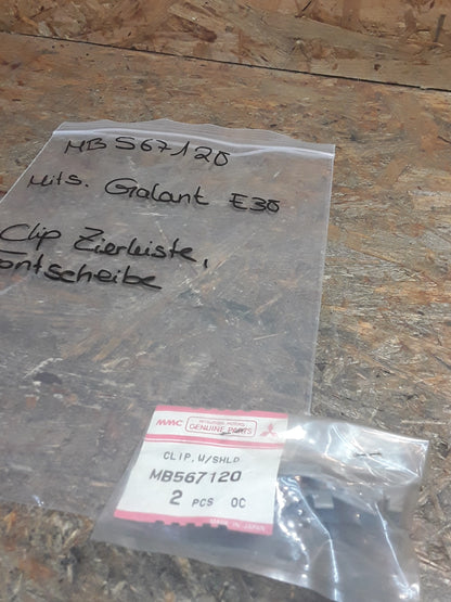 Mitsubishi Galant E30 Clip Zierleiste Frontscheibe original Mitsubishi NEU