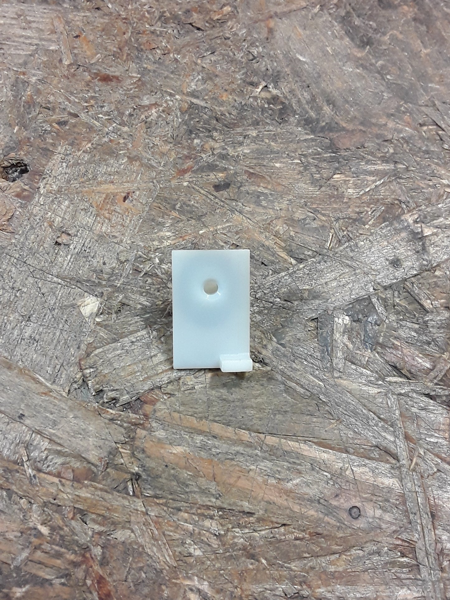 Mitsubishi Colt/ Lancer/ Mirage Tülle, seitlicher Luftschutz original Mitsubishi NEU