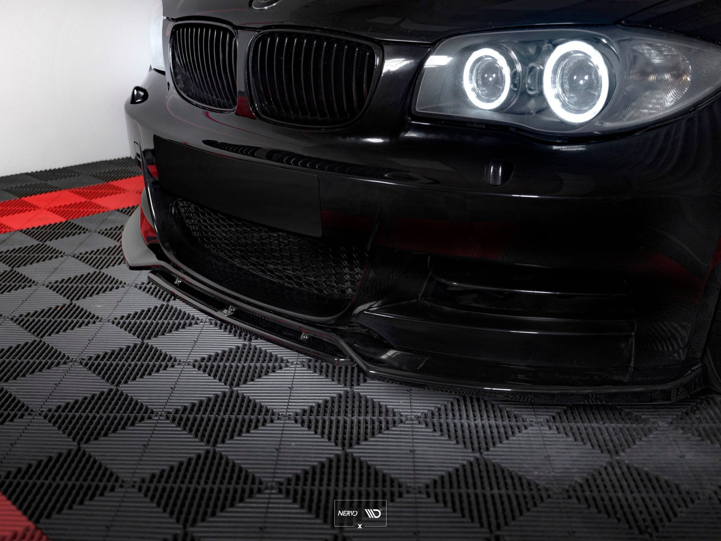 Maxton Front Ansatz V.1 für BMW 1er E82 FACELIFT M Paket  schwarz Hochglanz