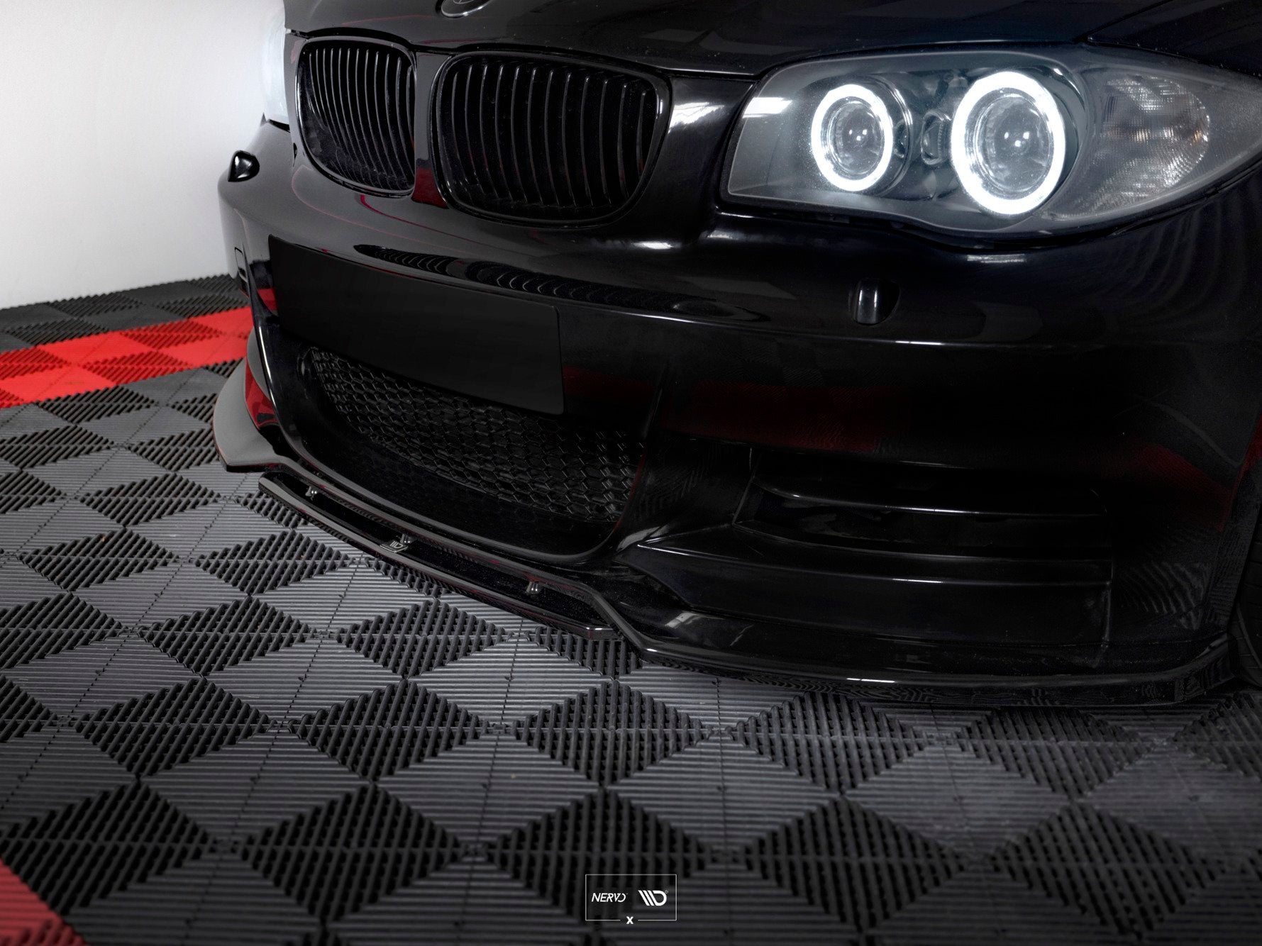 Maxton Front Ansatz V.1 für BMW 1er E82 FACELIFT M Paket  schwarz Hochglanz