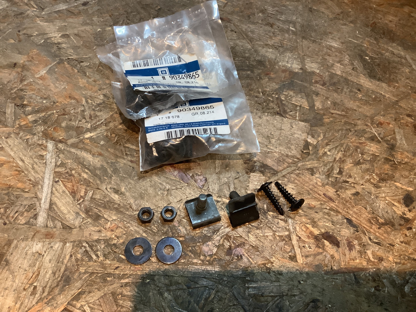 Opel Vectra A Federklammer-Set Schmutzfänger Original GM NEU