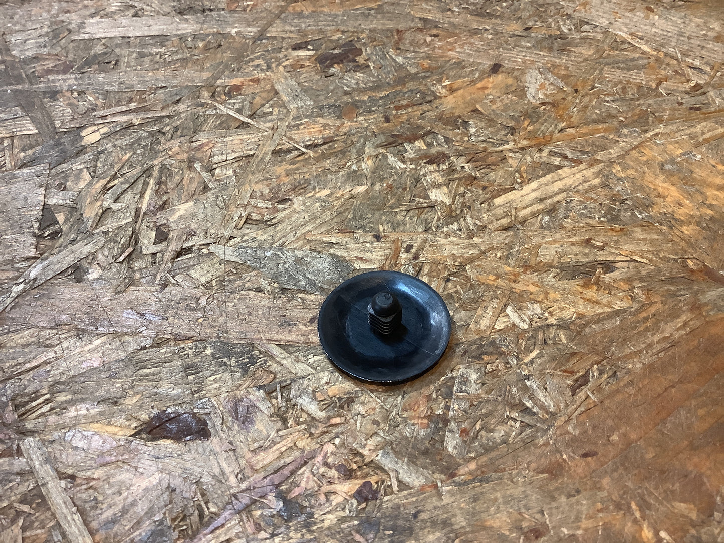 Chevrolet Matiz; Daewoo Matiz Distanzstück an Motorhaubenisolierung Original GM NEU