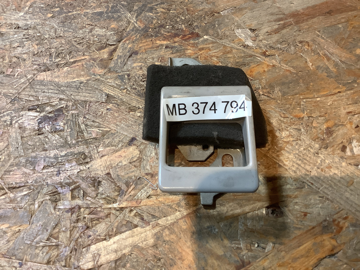 Mitsubishi Mirage, Lancer Clip, Verkleidung Original Mitsubishi NEU