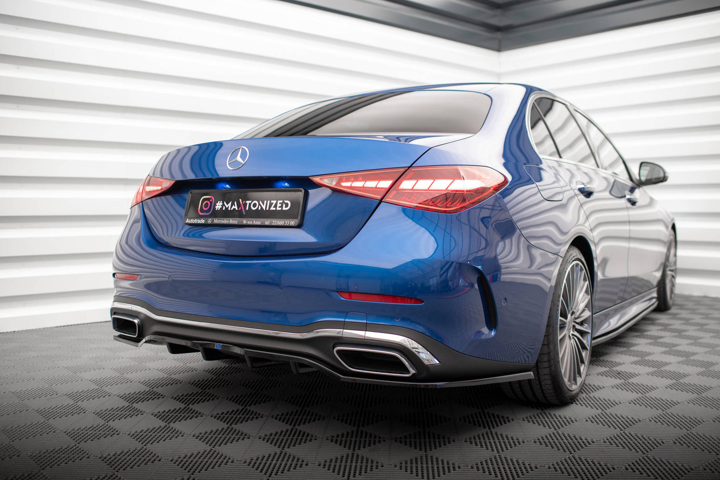 Maxton Mittlerer Diffusor Heck Ansatz DTM Look für Mercedes-Benz C AMG-Line W206 schwarz Hochglanz