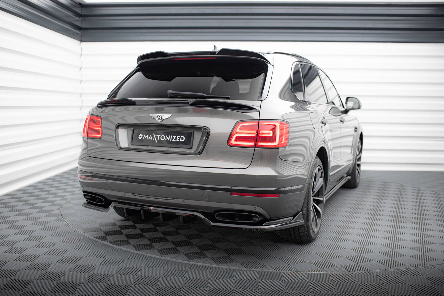 Maxton Höher Spoiler CAP für 3D Bentley Bentayga Mk1  schwarz Hochglanz