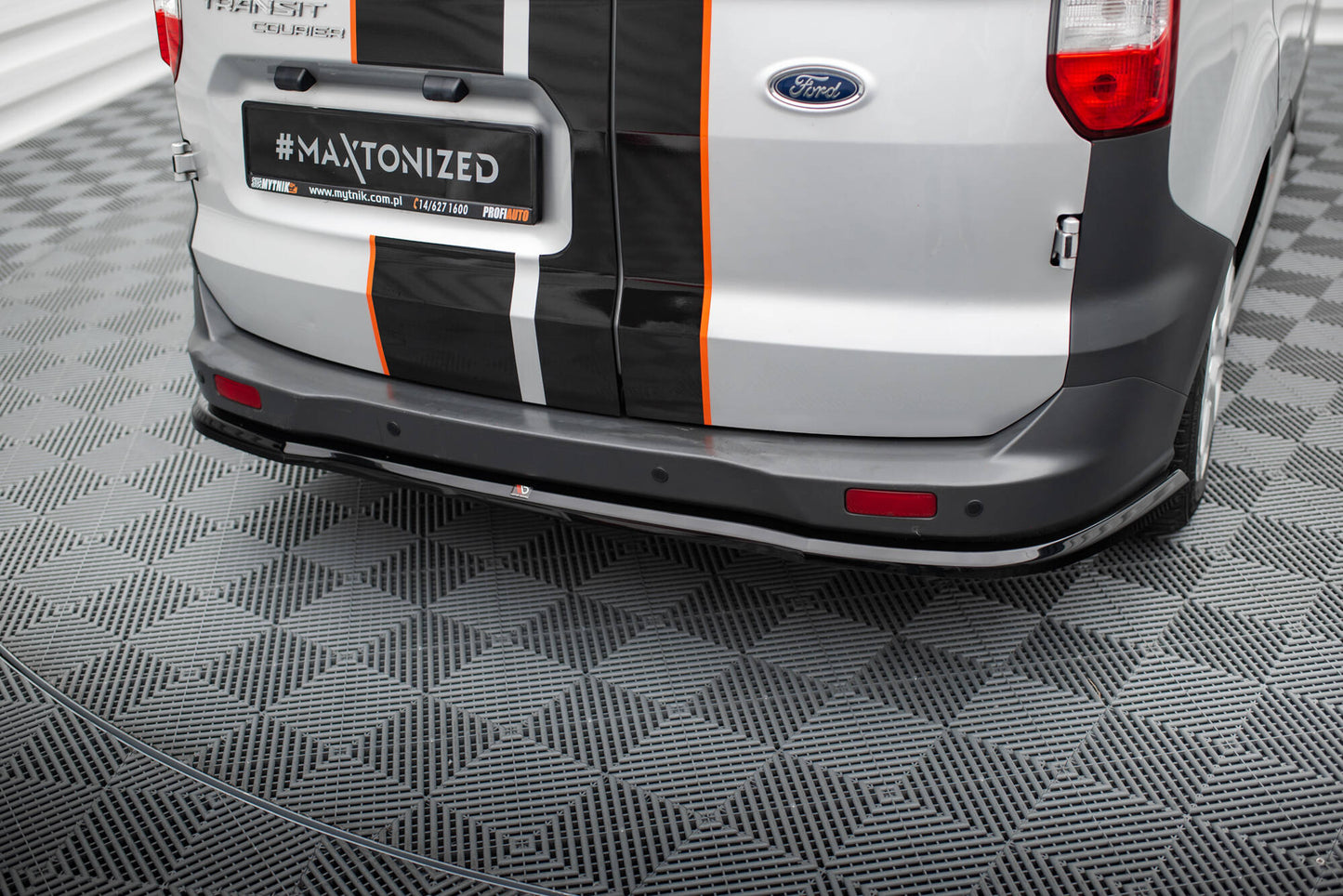 Maxton Zentrale Hinten Splitte Ford Transit Courier Mk1 schwarz Hochglanz