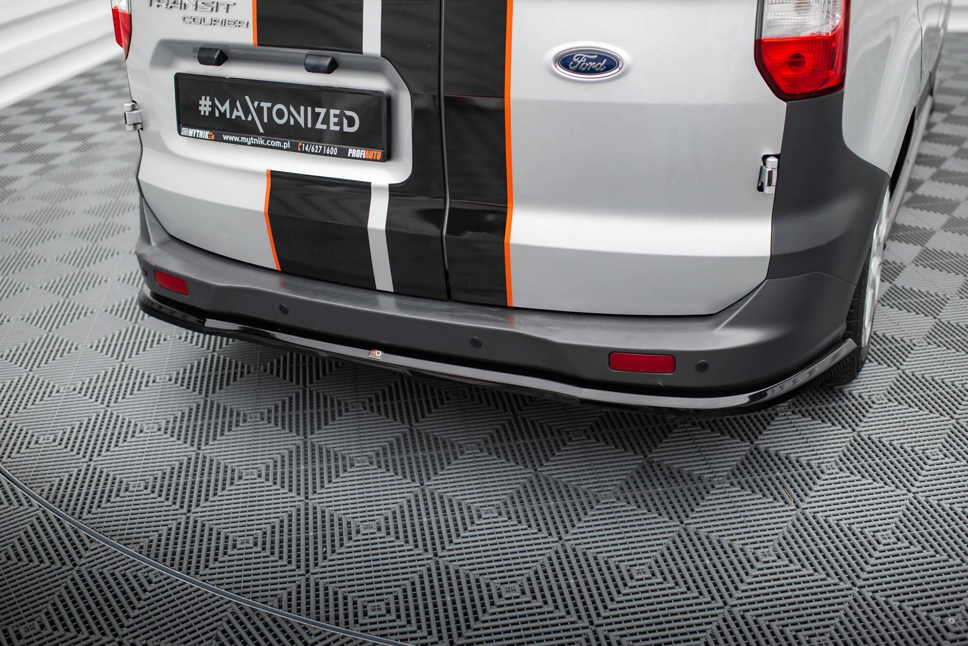 Maxton Zentrale Hinten Splitte Ford Transit Courier Mk1 schwarz Hochglanz