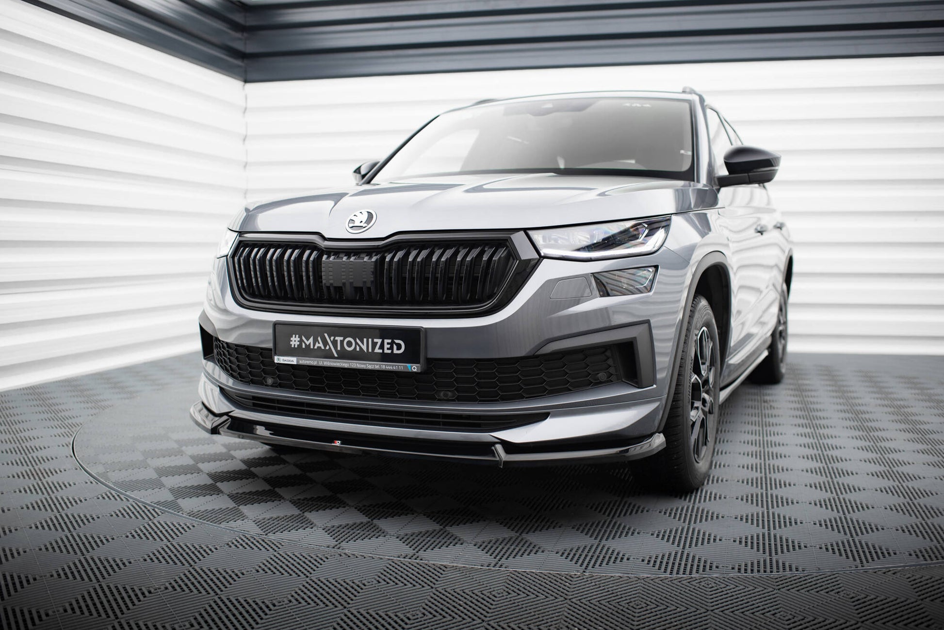 Maxton Front Ansatz V.1 für Skoda Kodiaq Sportline Mk1 Facelift schwarz Hochglanz