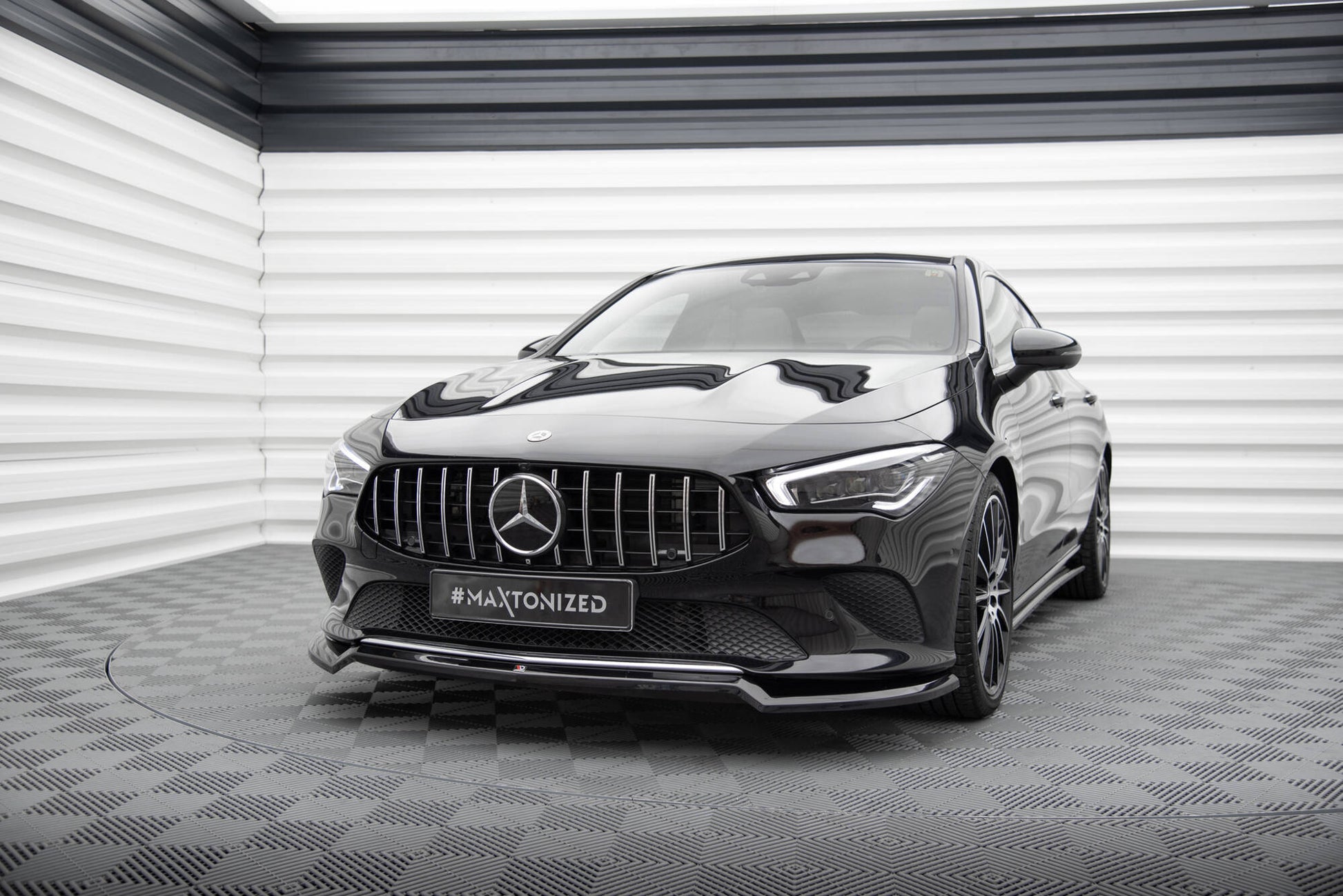 Maxton Front Ansatz V.1 für Mercedes-Benz CLA C118 schwarz Hochglanz