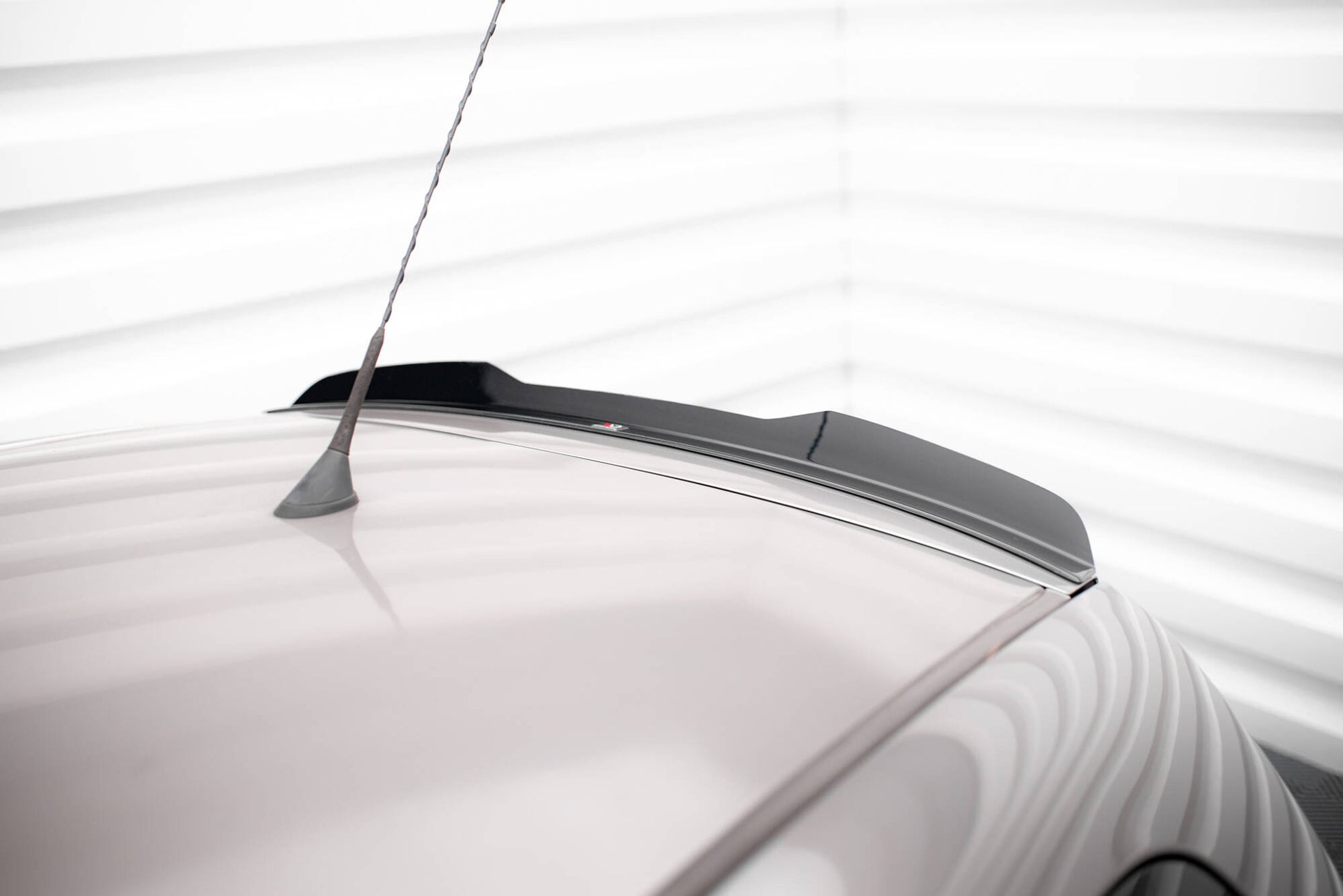 Maxton Spoiler CAP für Toyota Yaris T-Sport Mk1 Facelift schwarz Hochglanz