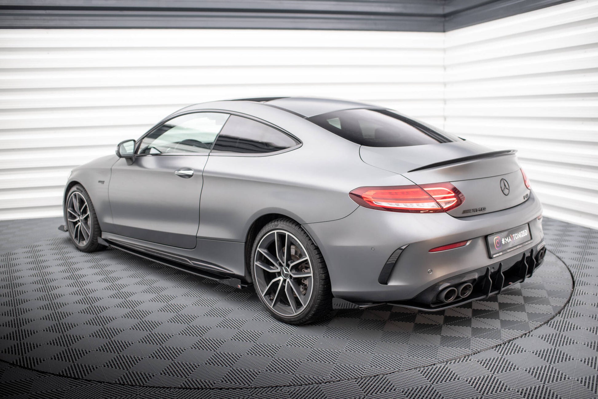 Maxton Hintere Seiten Flaps für Mercedes-AMG C43 Coupe C205 Facelift schwarz Hochglanz