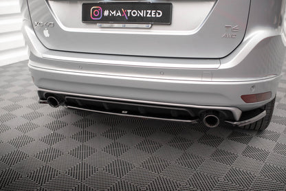 Maxton Mittlerer Diffusor Heck Ansatz für Volvo XC60 R-Design Mk1 Facelift schwarz Hochglanz