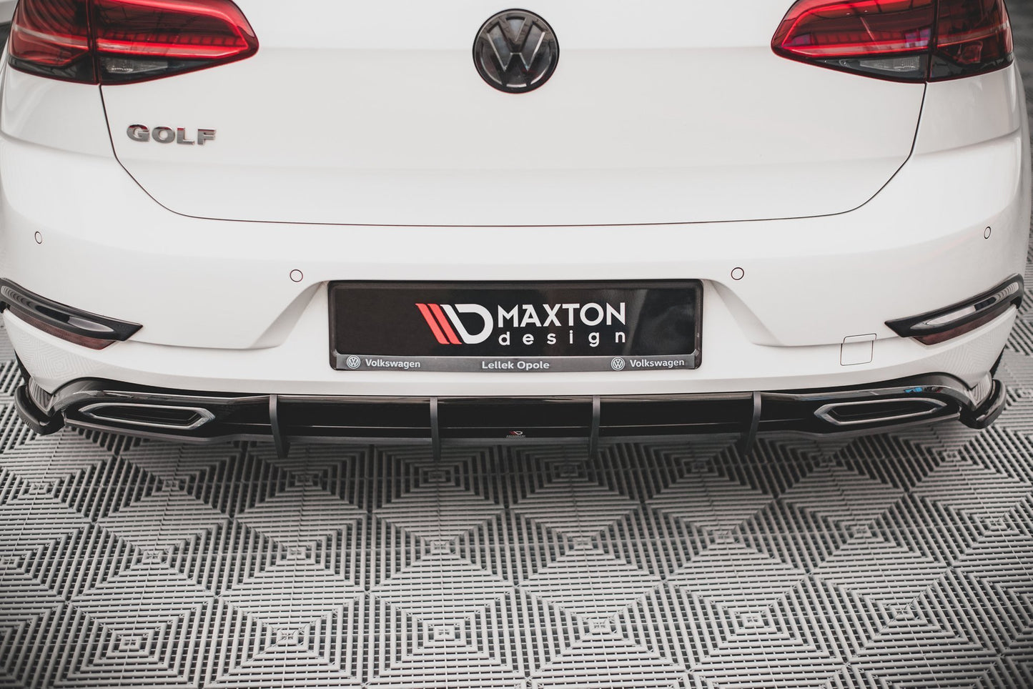 Maxton Rennen Street Pro Heckschürze für Volkswagen Golf R-Line Mk 7 Facelift