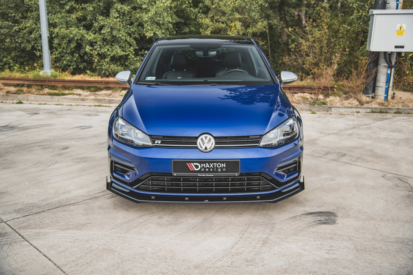 Maxton Robuste Racing Front Ansatz für passend +Flaps für VW Golf 7 R / R-Line Facelift schwarz Hochglanz