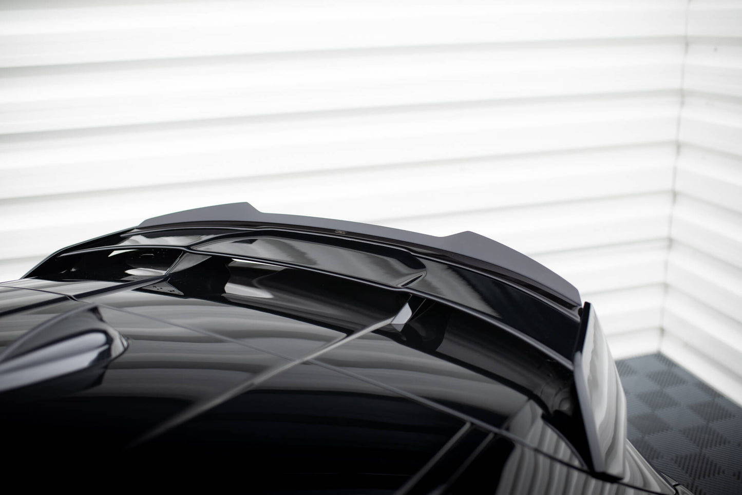 Maxton Spoiler CAP für BMW M135i M-Performance F40 schwarz Hochglanz
