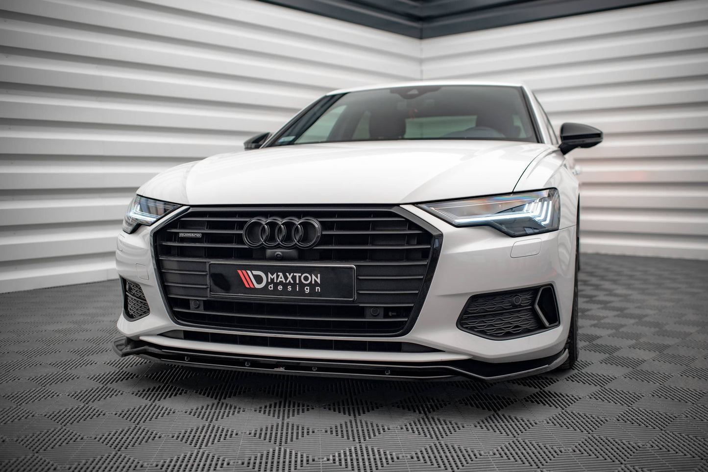 Maxton Front Ansatz V.3 für Audi A6 C8 schwarz Hochglanz