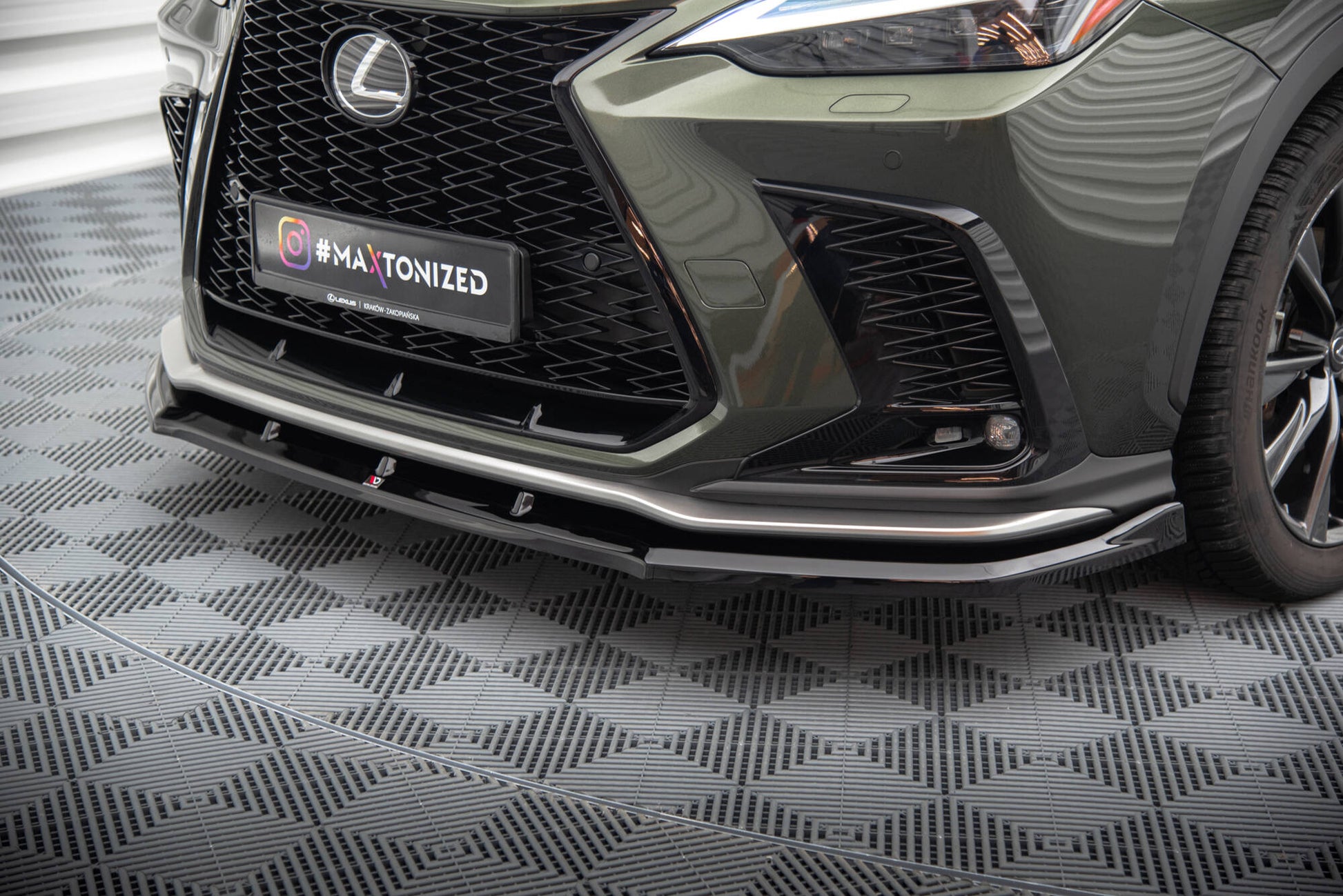 Maxton Front Ansatz V.1 für Lexus NX F-Sport Mk2 schwarz Hochglanz