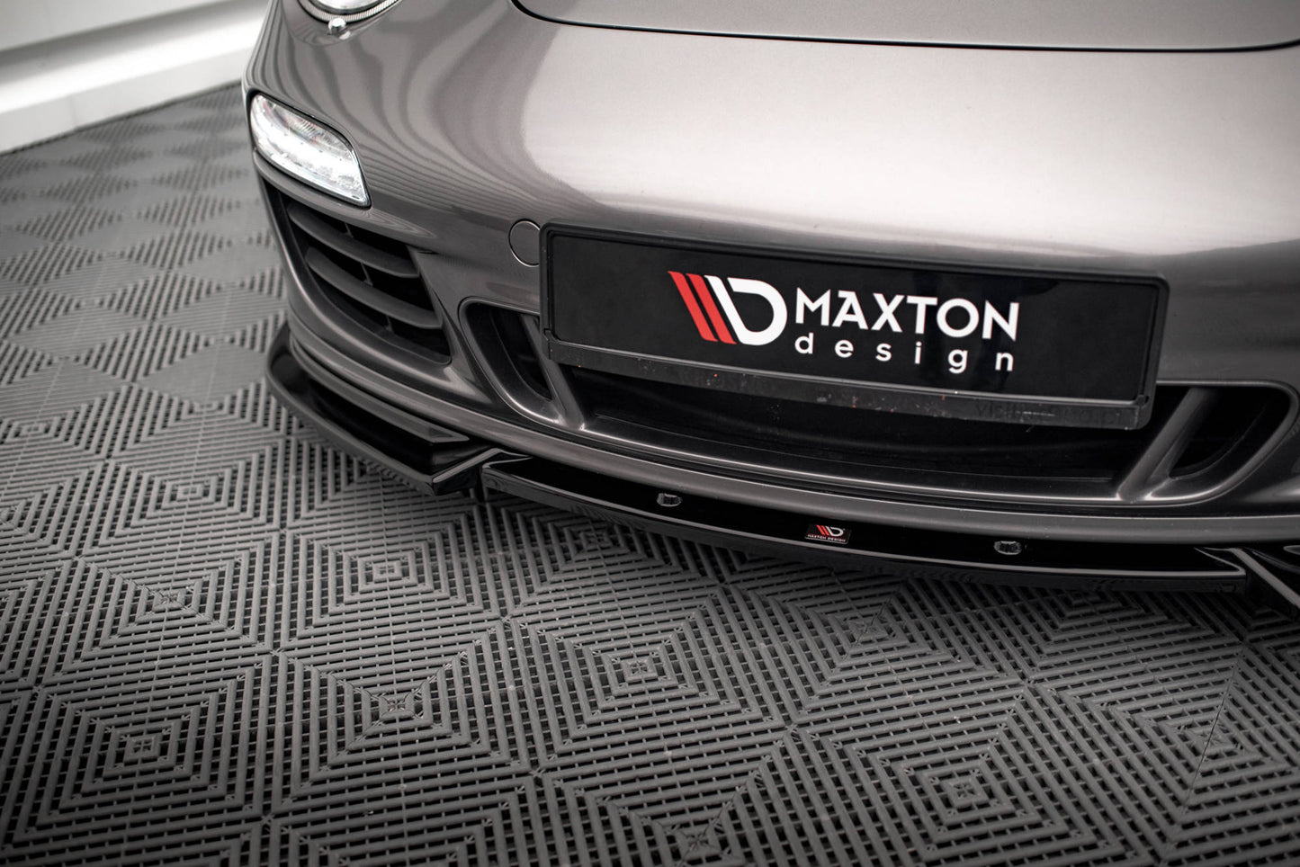 Maxton Front Ansatz V.2 für Porsche 911 Carrera GTS 997 Facelift schwarz Hochglanz