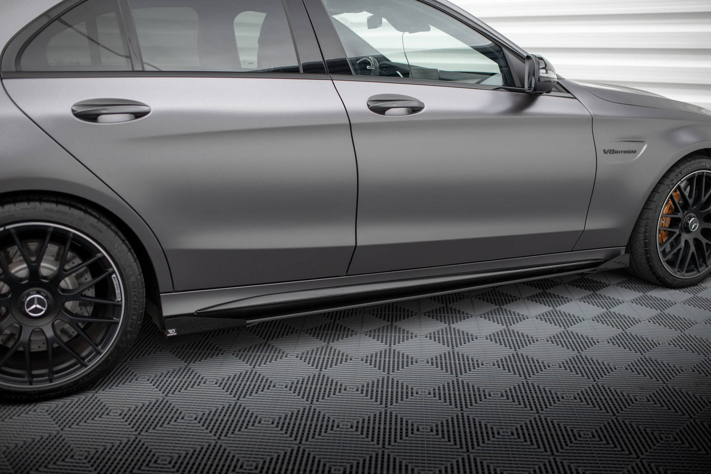 Maxton Street Pro Seitenschweller Ansatz für + Flaps Mercedes-AMG C63 Limousine / Kombi W205 Facelift schwarz Hochglanz