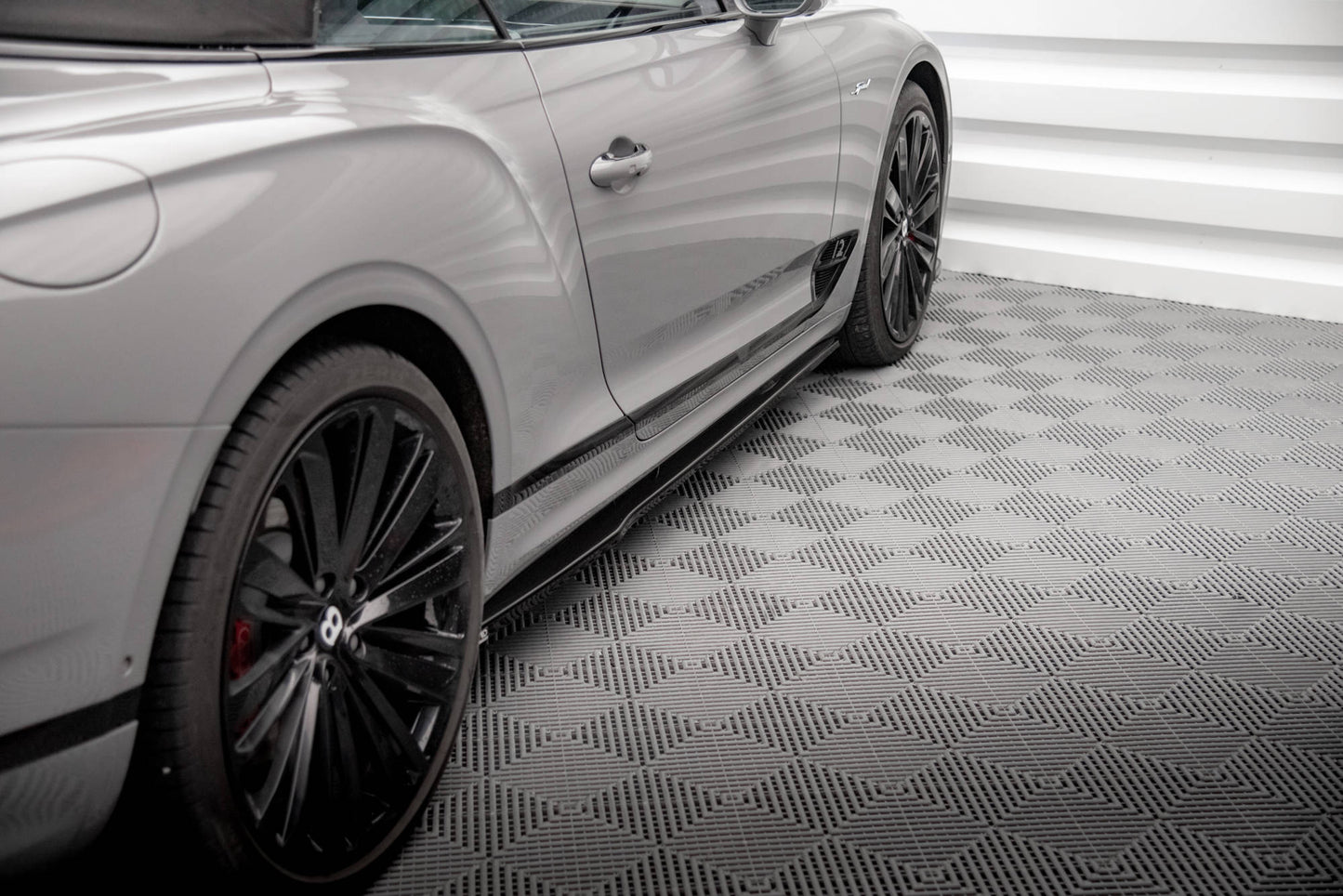 Maxton Seitenschweller Ansatz für Bentley Continental GT Mk3 schwarz Hochglanz