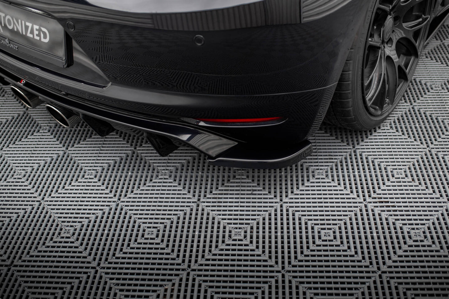 Maxton Heck Ansatz Flaps Diffusor V.2 für Volkswagen Scirocco Mk3  schwarz Hochglanz