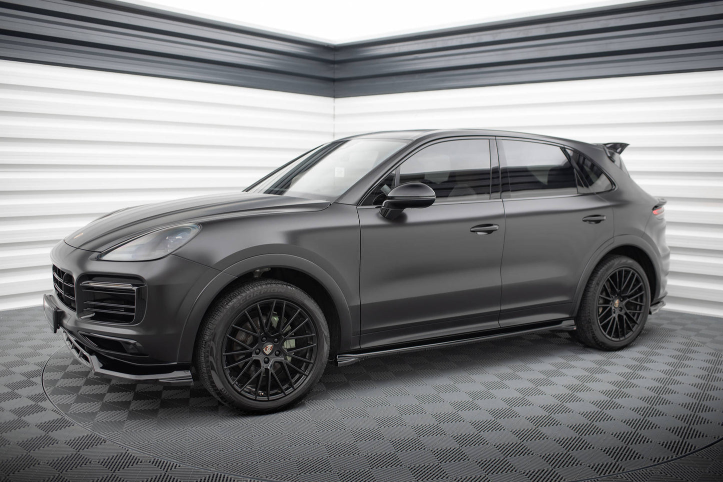 Maxton Seitenschweller Ansatz für Porsche Cayenne Sport Design Mk3 / Standard Mk3 Facelift schwarz Hochglanz