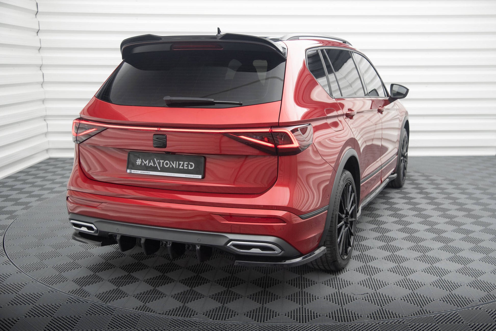 Maxton Spoiler CAP für 3D Seat Tarraco FR Mk1 schwarz Hochglanz