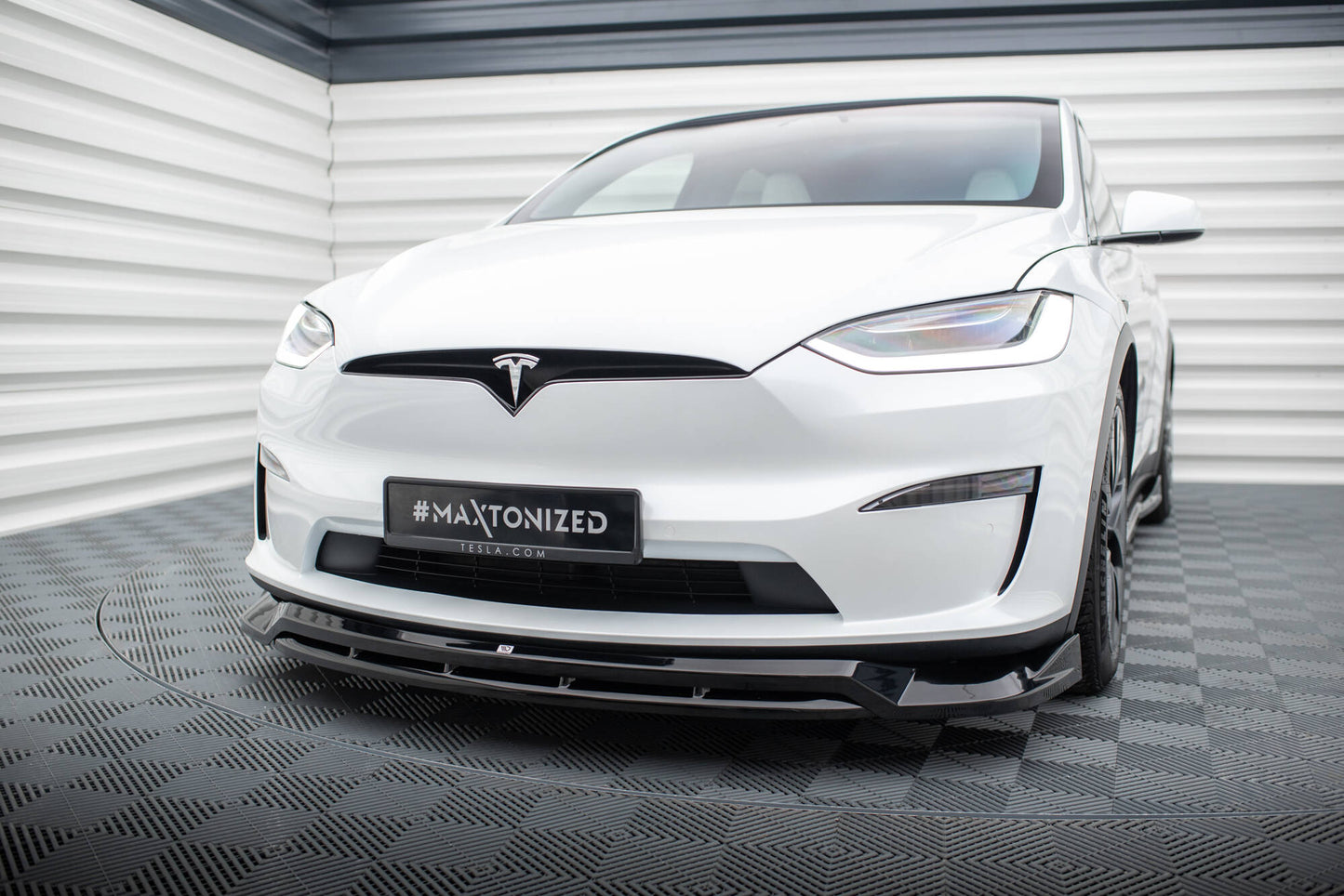 Maxton Front Ansatz V.1 für Tesla Model X Mk1 Facelift schwarz Hochglanz