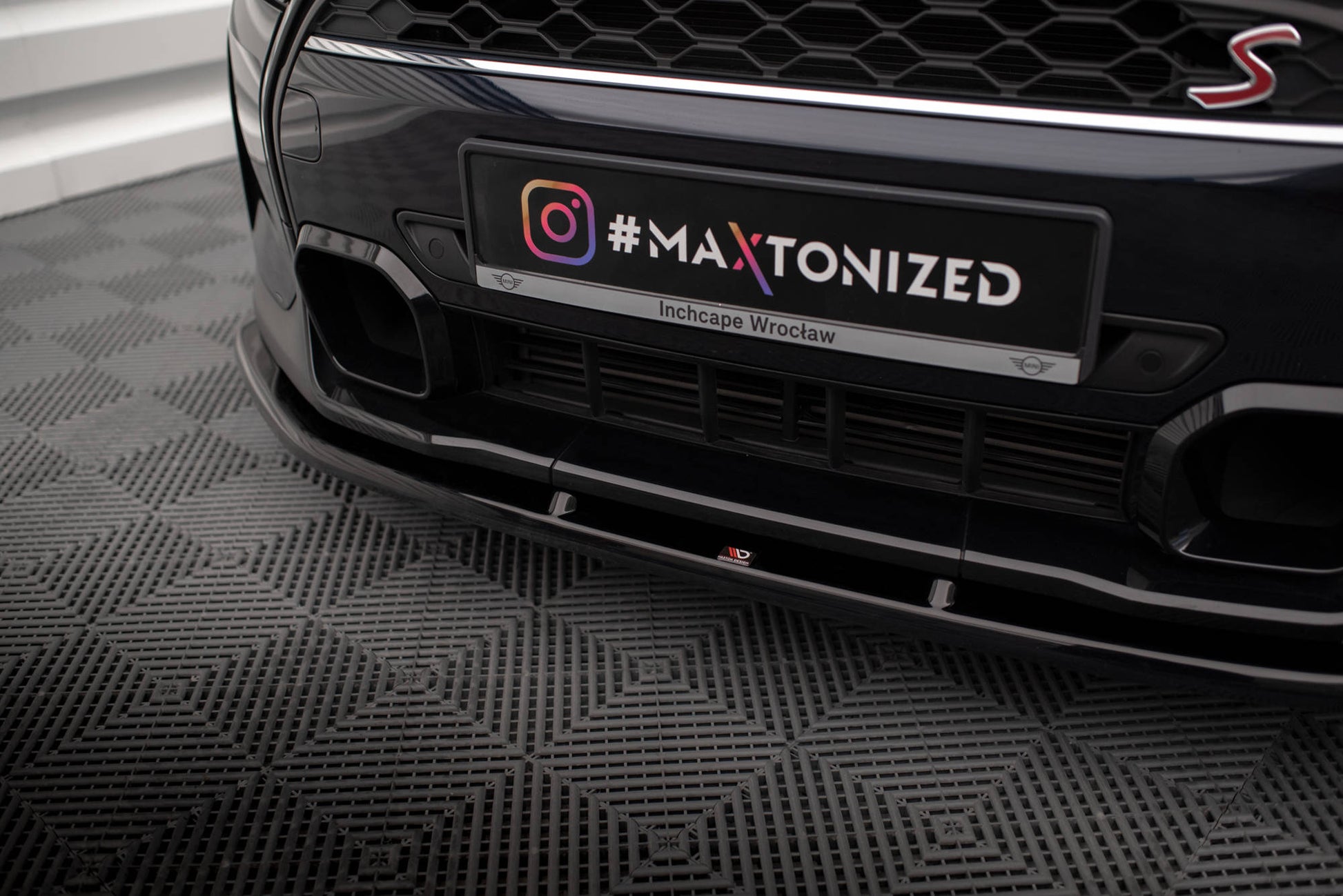 Maxton Front Ansatz V.1 für Mini Cooper S F56 Facelift schwarz Hochglanz