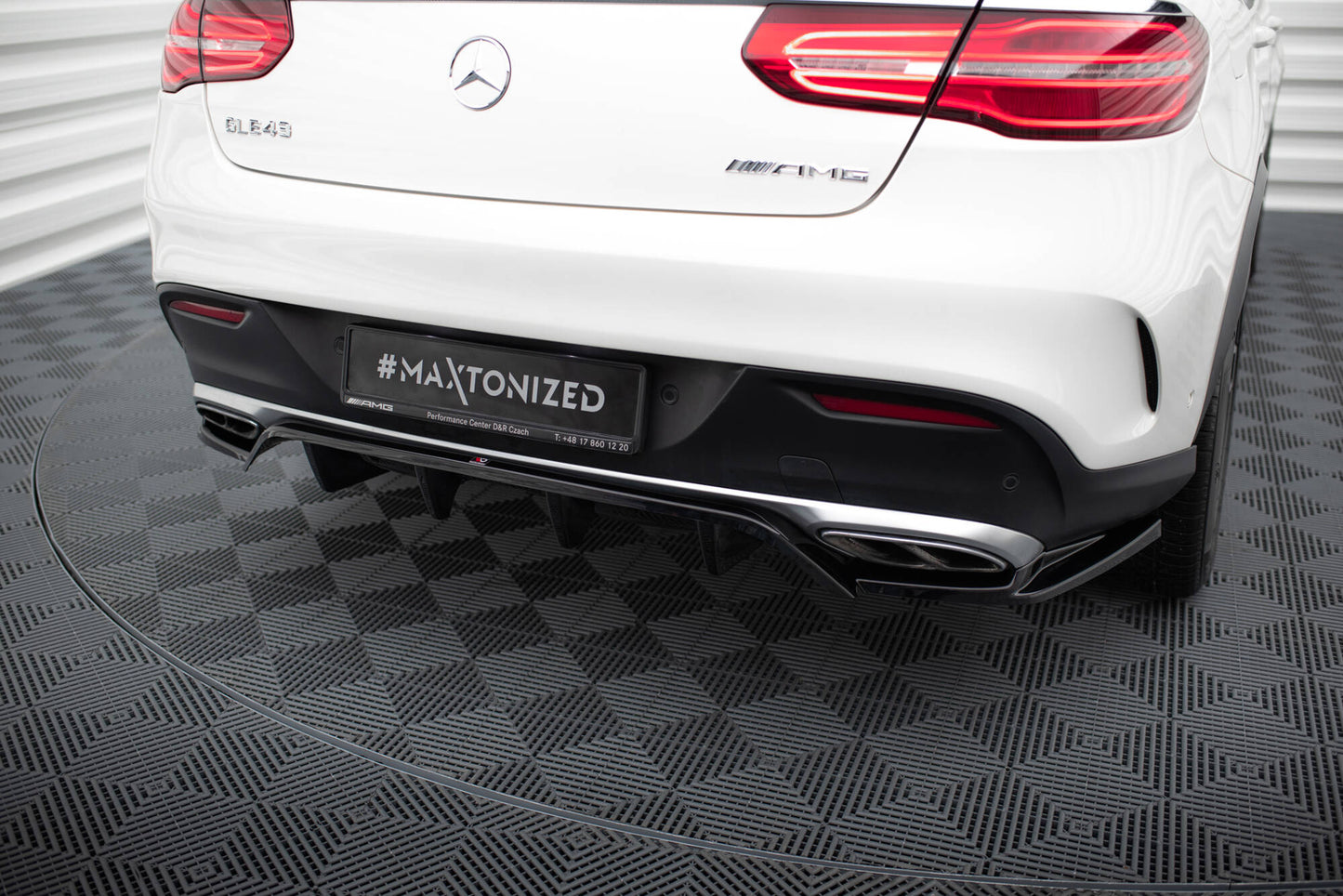 Maxton Hinten Splitter (mit einem vertikalem balken) Mercedes-AMG GLE 43 Coupe C292 schwarz Hochglanz