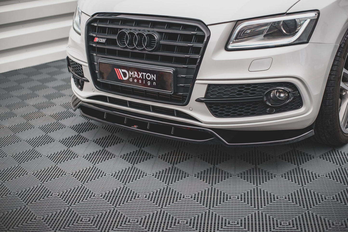 Maxton Front Ansatz für Audi SQ5 Mk1 (8R) schwarz Hochglanz