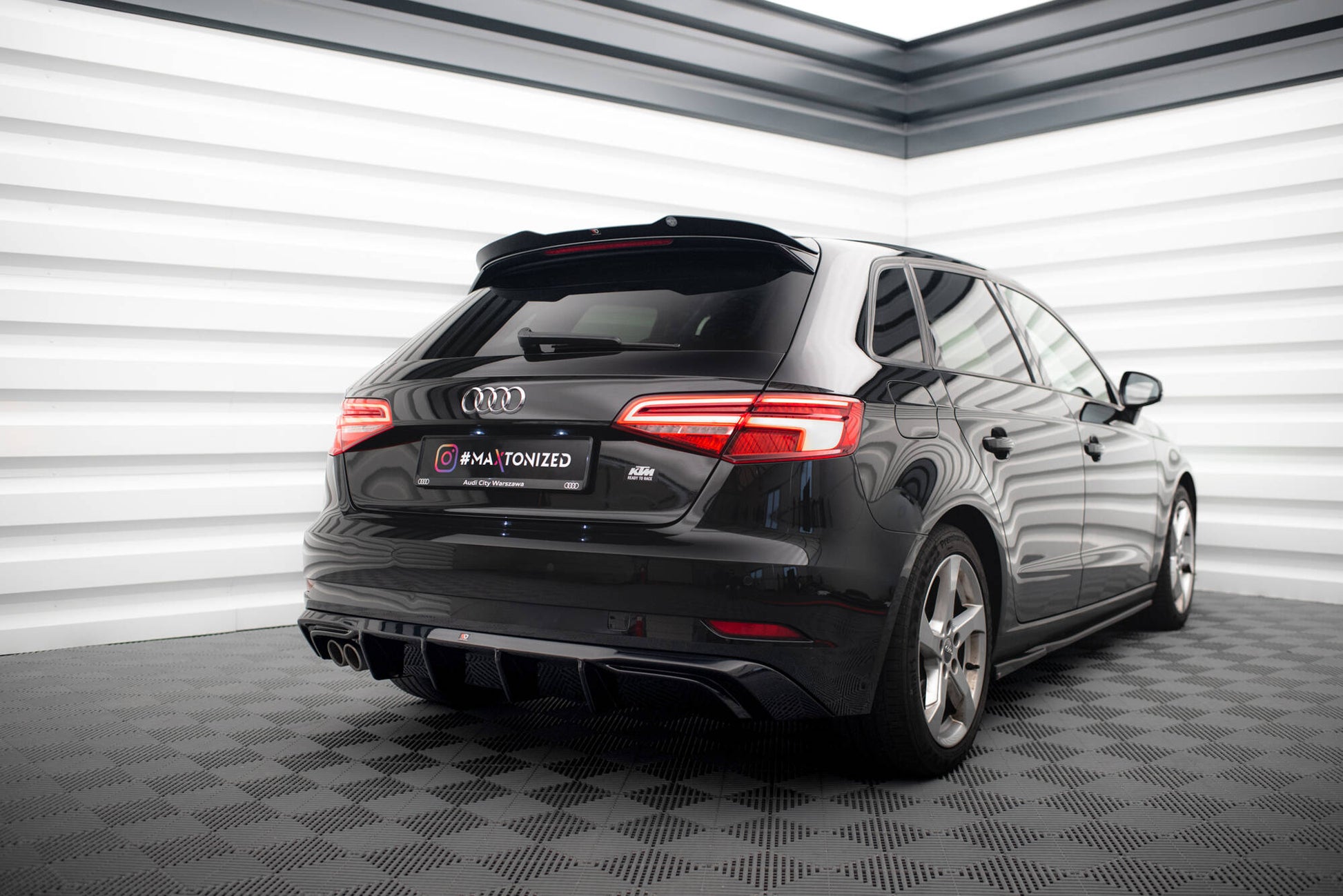Maxton Diffusor Heck Ansatz für Audi A3 Sportback 8V Facelift (Version mit doppelter Auspuffspitze)
