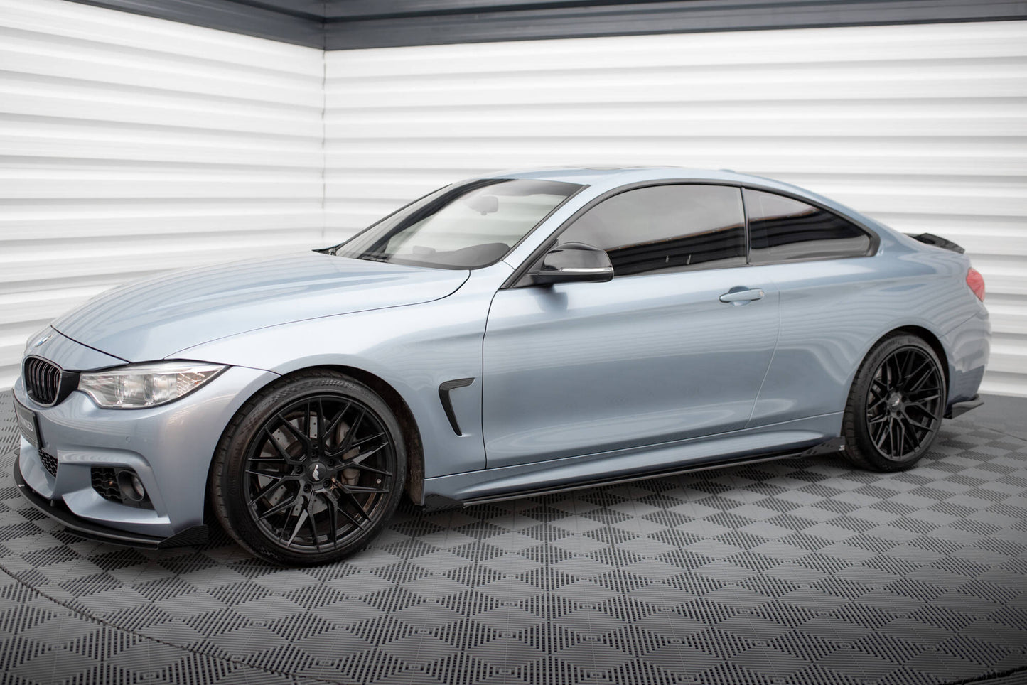 Maxton Side Flaps BMW 4er Coupe / Gran Coupe / Cabrio M-Paket F32 / F36 / F33  schwarz Hochglanz