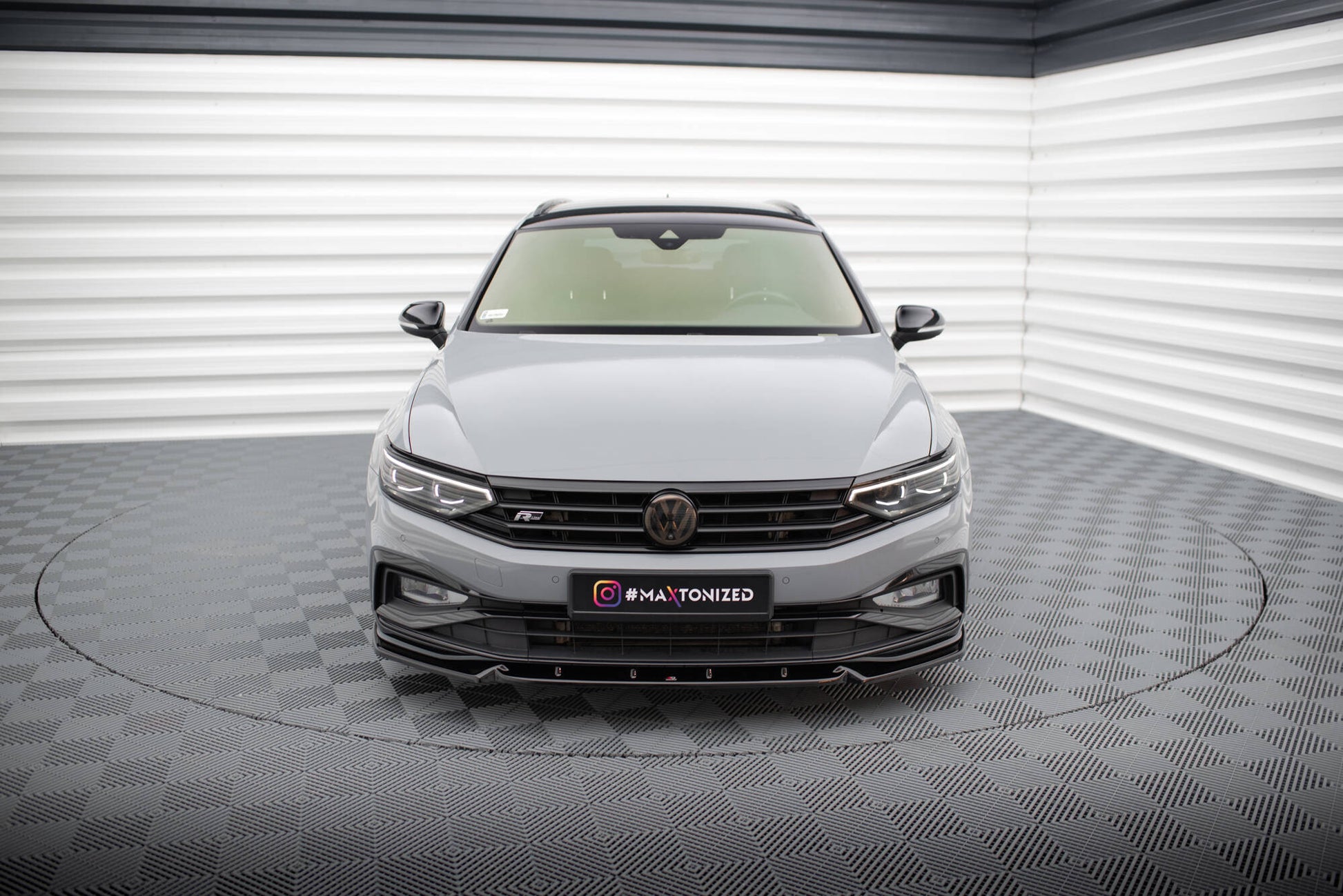 Maxton Front Ansatz V.1 für Volkswagen Passat R-Line B8 Facelift schwarz Hochglanz