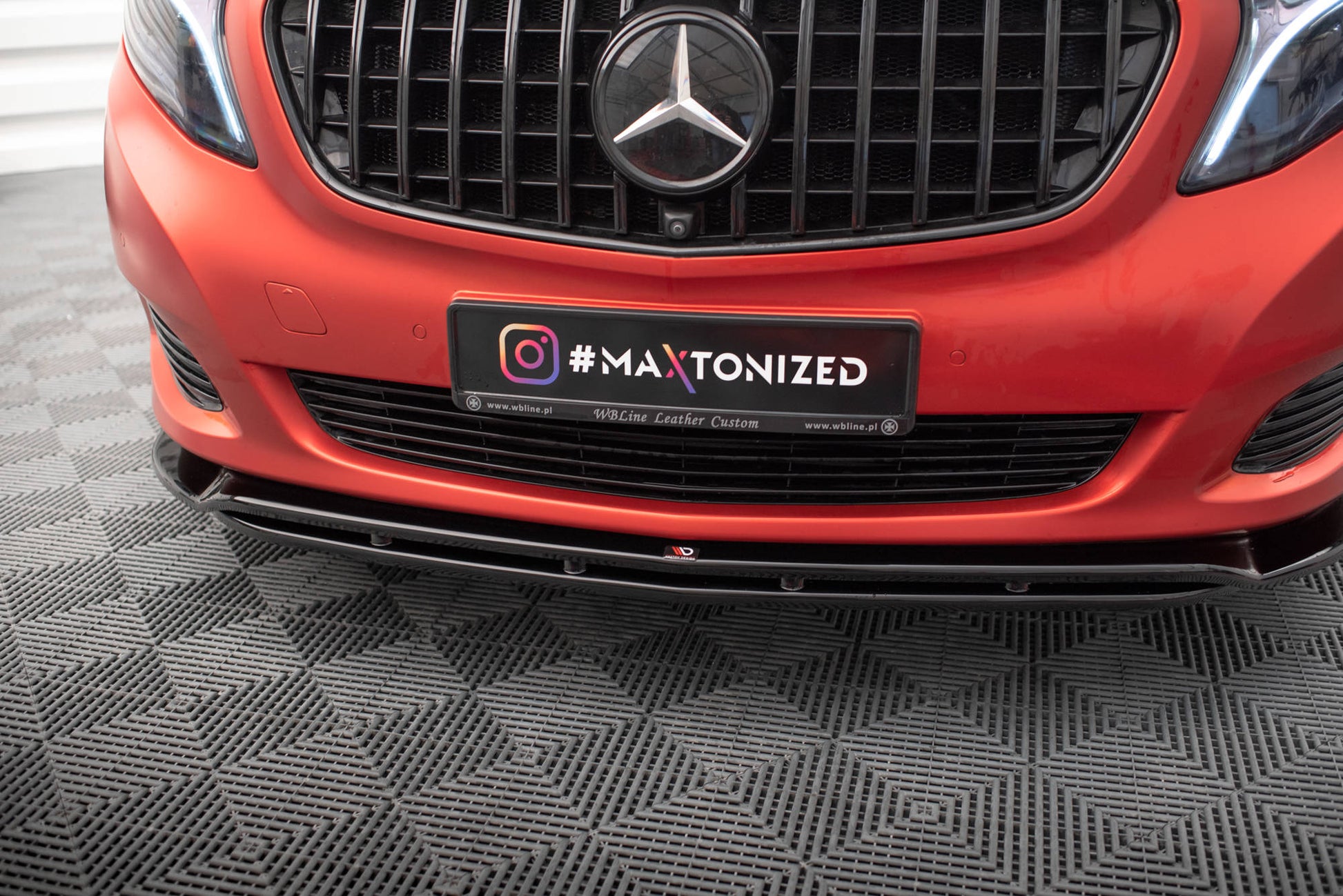 Maxton Front Ansatz V.4 für Mercedes-Benz V-Klasse W447 schwarz Hochglanz