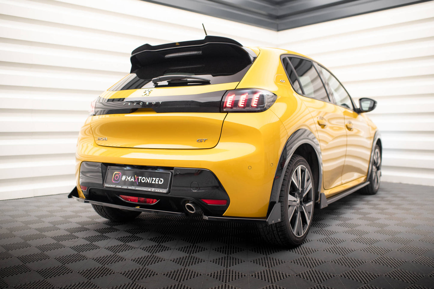 Maxton Heck Ansatz Flaps Diffusor V.1 +Flaps für Peugeot 208 GT Mk2