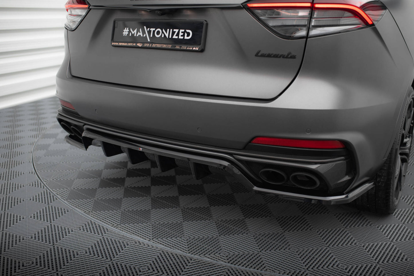 Maxton Mittlerer Diffusor Heck Ansatz DTM Look für Maserati Levante Trofeo Mk1 schwarz Hochglanz