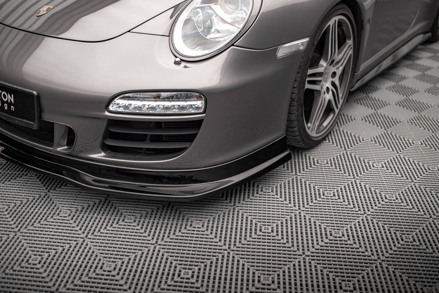 Maxton Front Ansatz V.1 für Porsche 911 Carrera GTS 997 Facelift schwarz Hochglanz