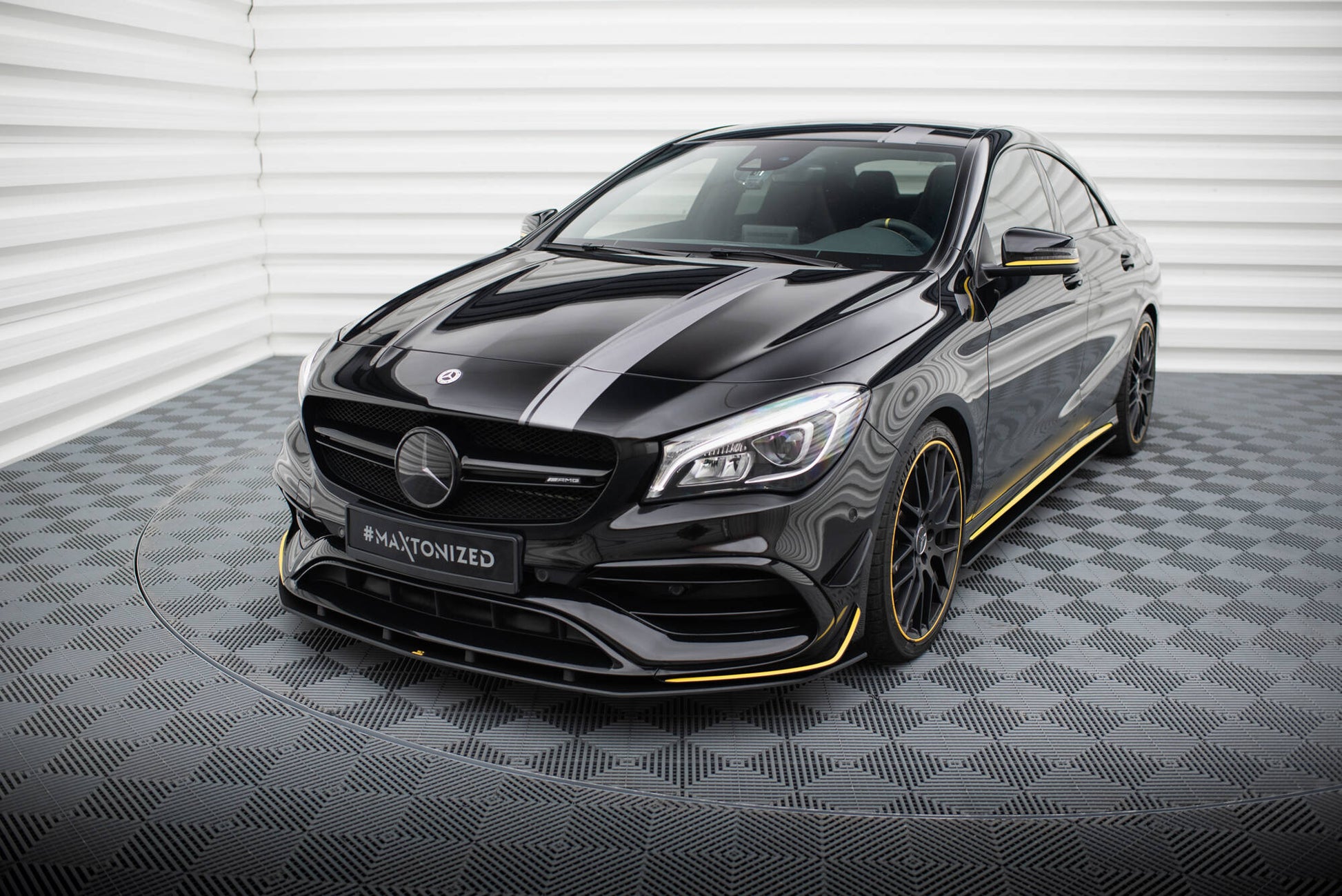 Maxton Street Pro Front Ansatz für für Mercedes-AMG CLA 45 Aero C117 Facelift