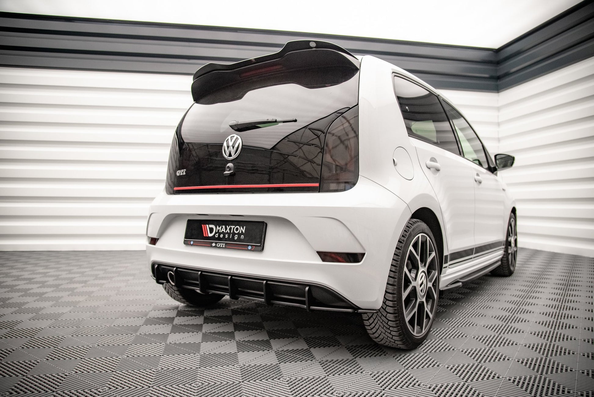 Maxton Robuste Racing Heckschürze für Volkswagen Up GTI