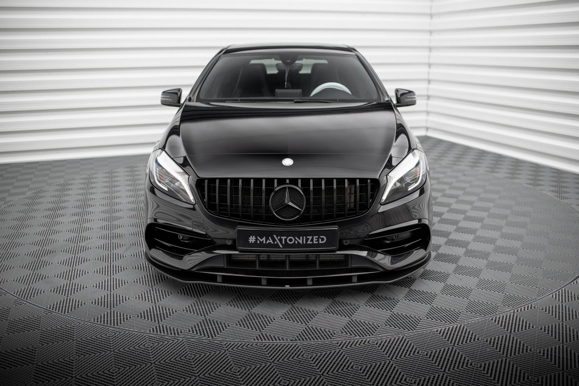 Maxton Street Pro Front Ansatz für für Mercedes-Benz A AMG-Line W176 Facelift