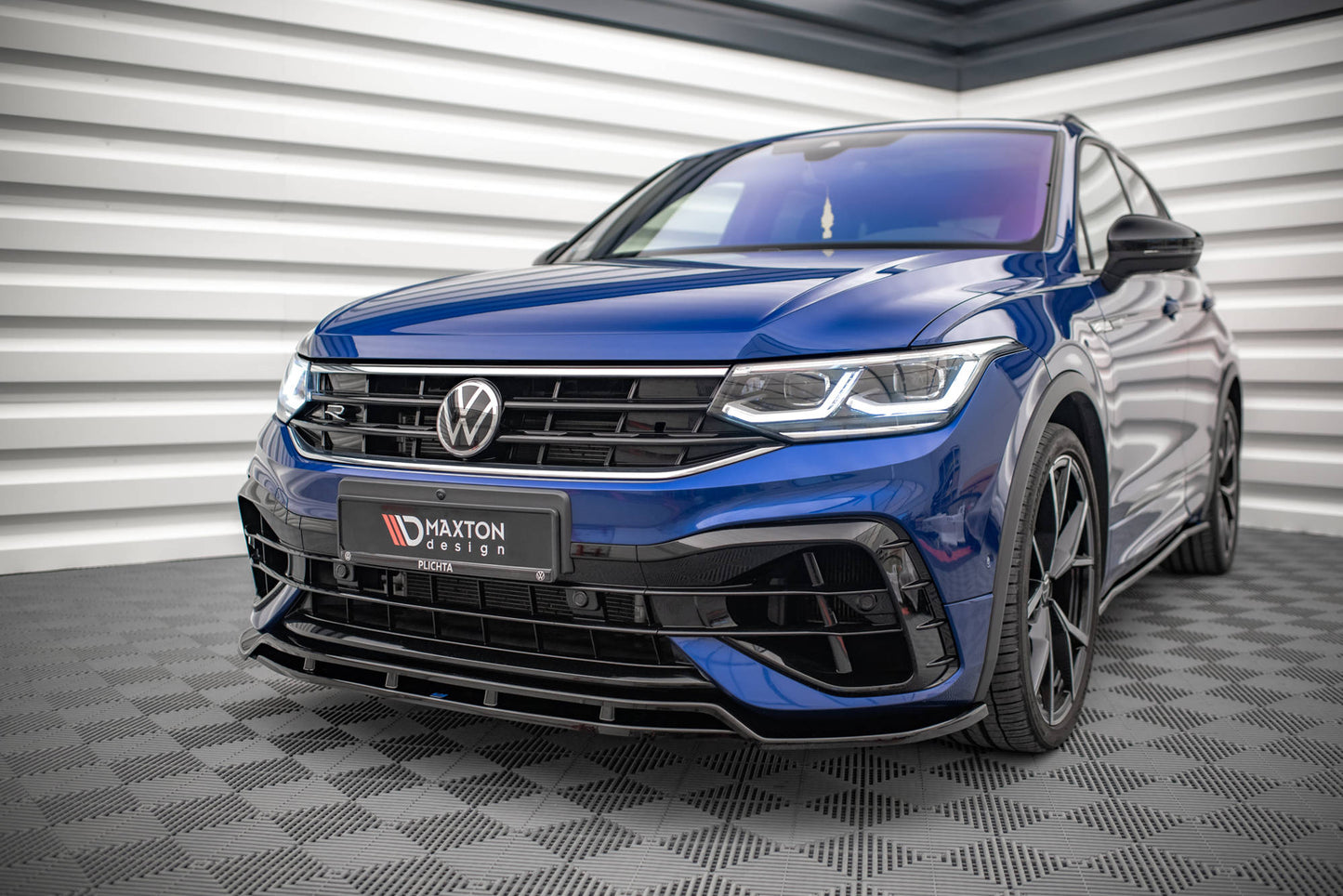 Maxton Front Ansatz V.1 für Volkswagen Tiguan R / R-Line Mk2 Facelift schwarz Hochglanz