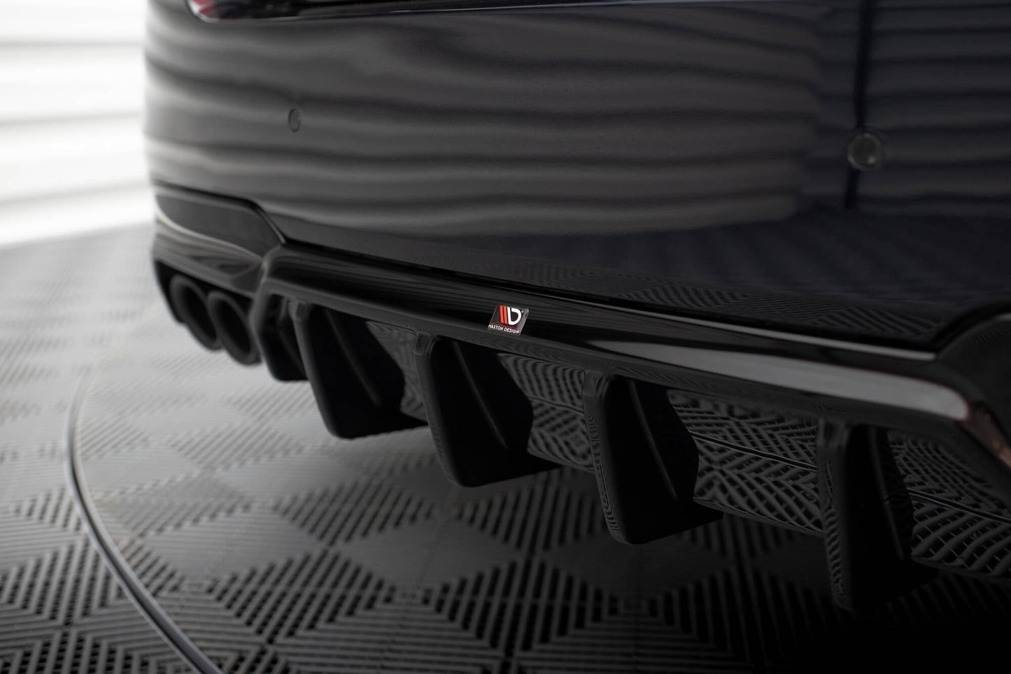 Maxton Diffusor Heck Ansatz V.2 für BMW 5er M-Paket F10 (Version mit einseitigem Doppelauspuff)