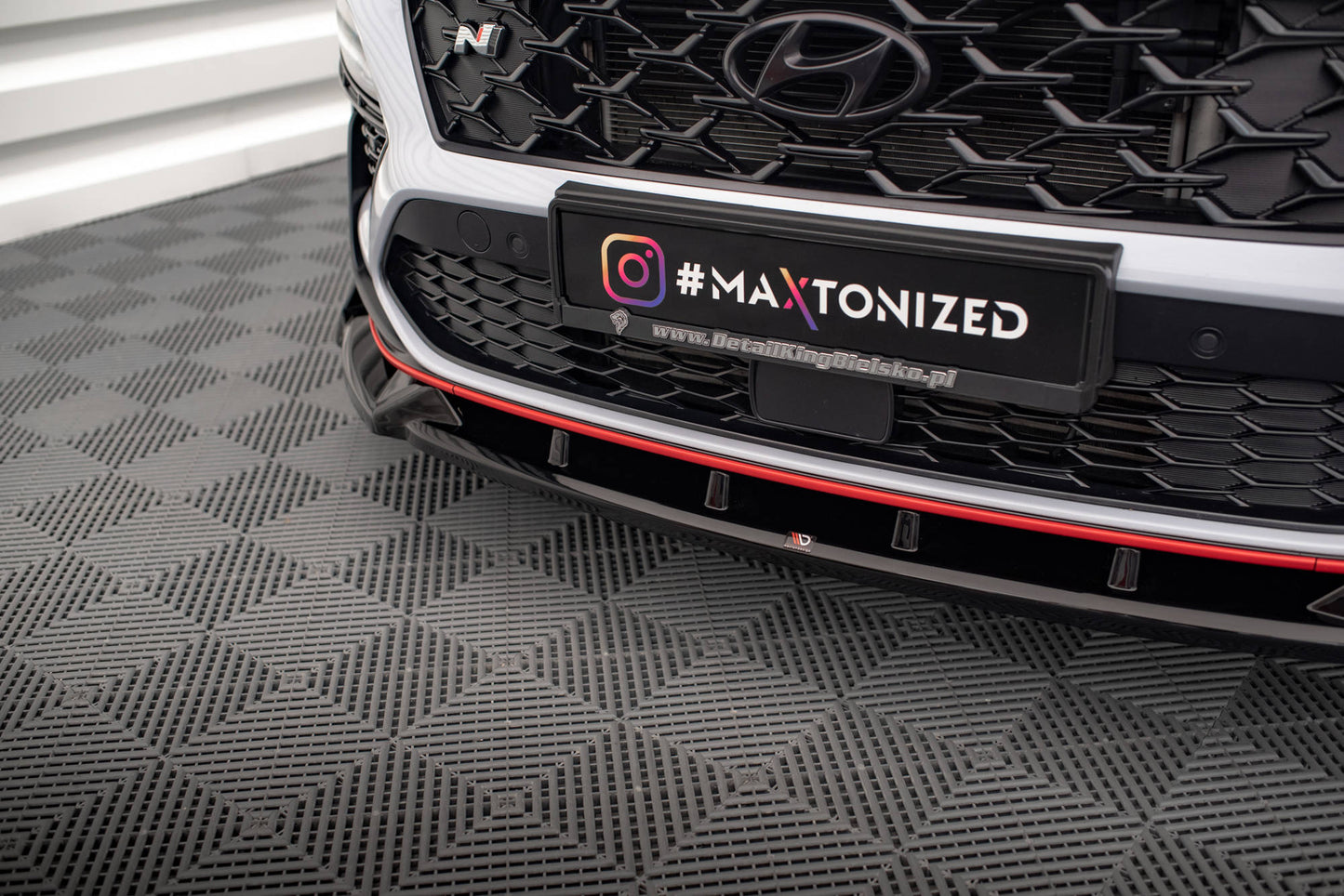 Maxton Front Ansatz V.1 für Hyundai Kona N Mk1 schwarz Hochglanz