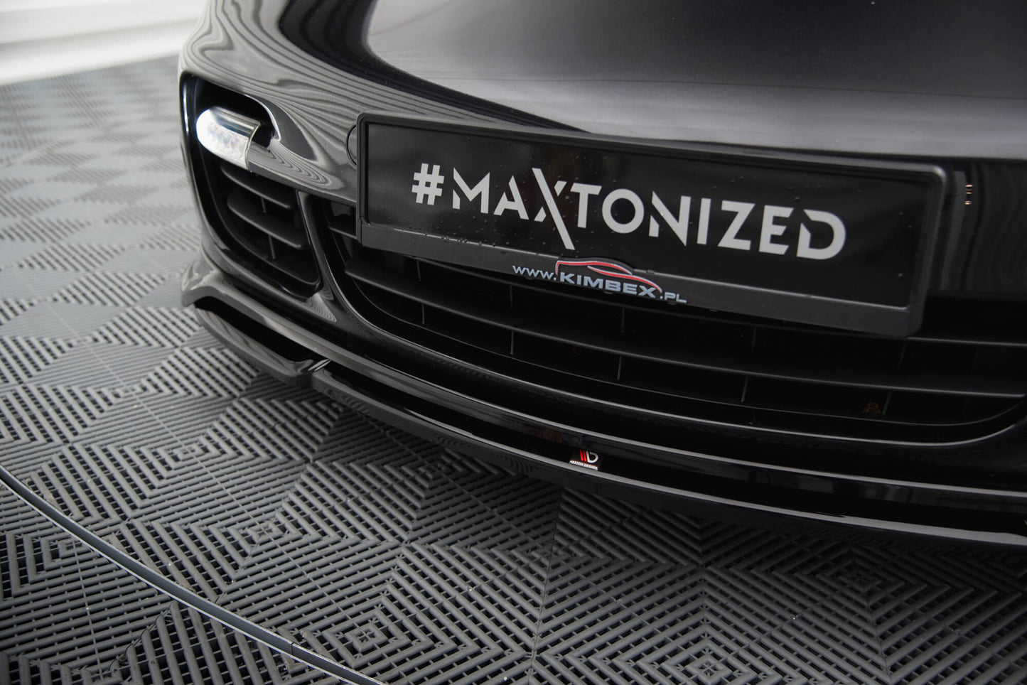 Maxton Front Ansatz für Porsche 911 Turbo 997 schwarz Hochglanz