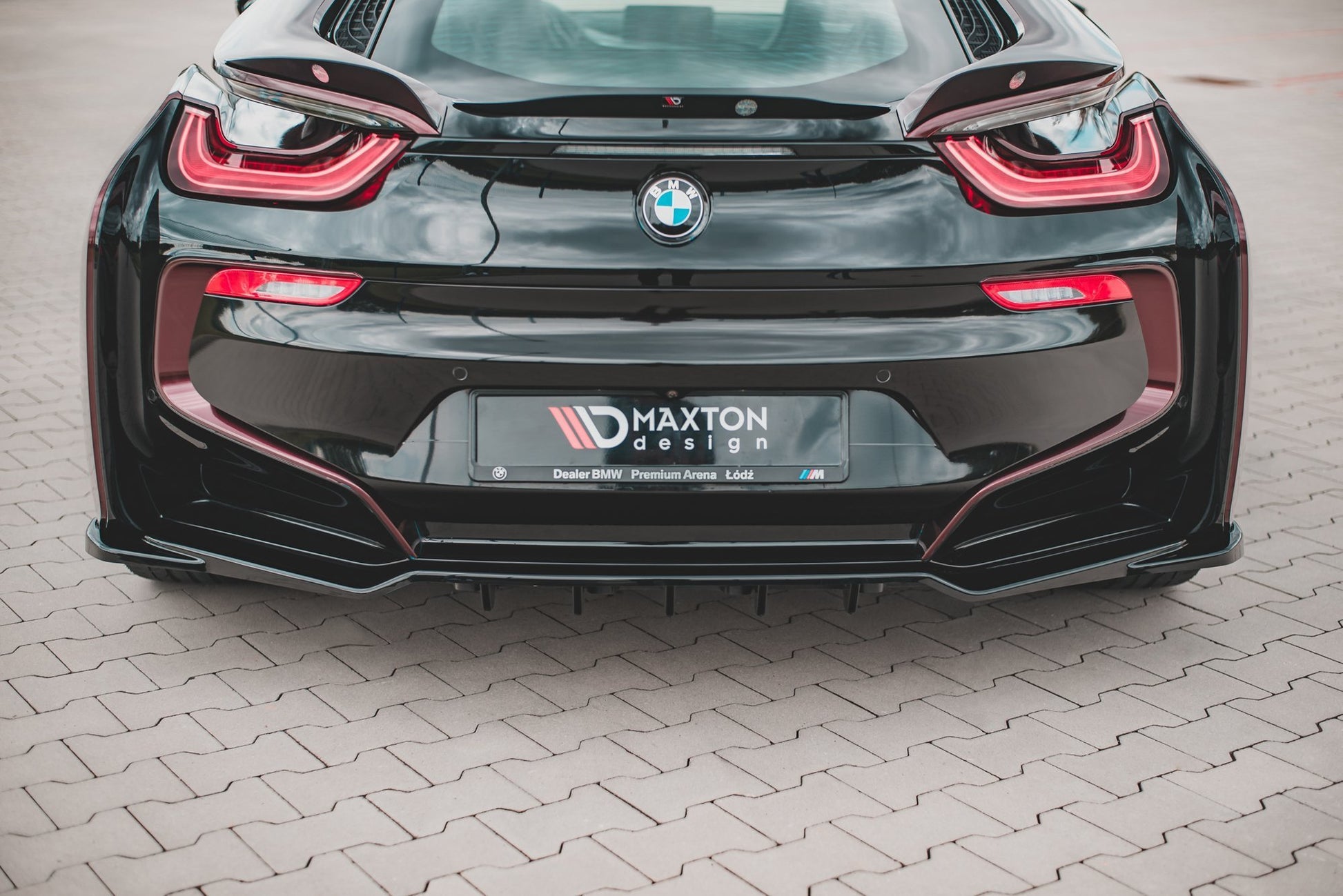 Maxton Mittlerer Diffusor Heck Ansatz DTM Look für BMW i8 schwarz Hochglanz