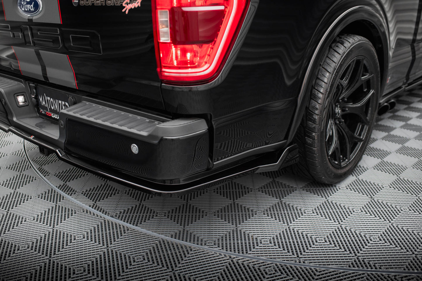 Maxton Zentrale Hinten Splitte Shelby F150 Super Snake schwarz Hochglanz