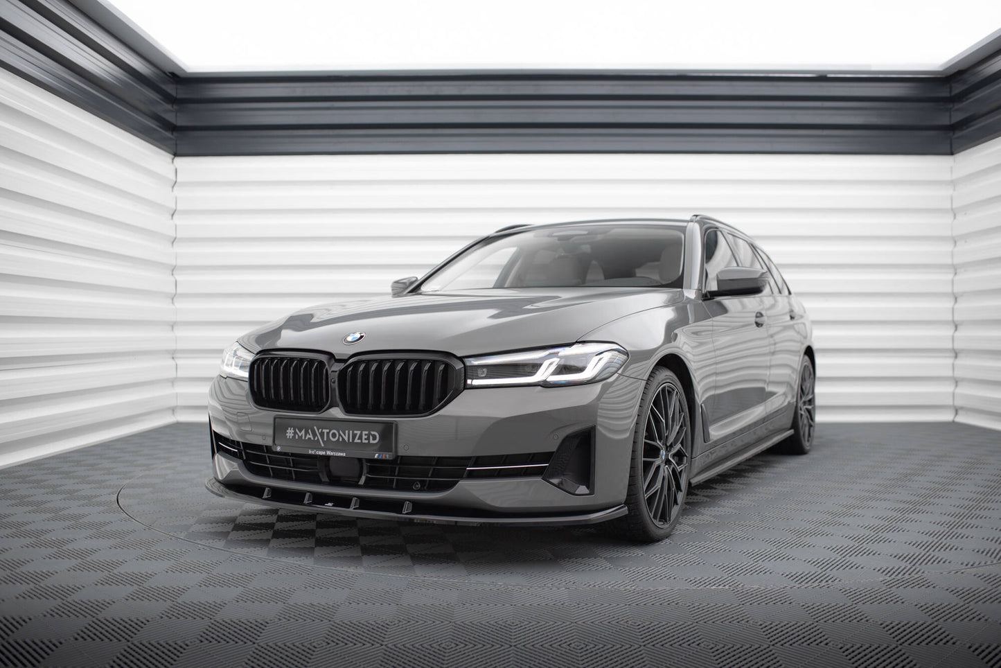 Maxton Front Ansatz V.1 für BMW 5er G30 / G31 Facelift schwarz Hochglanz